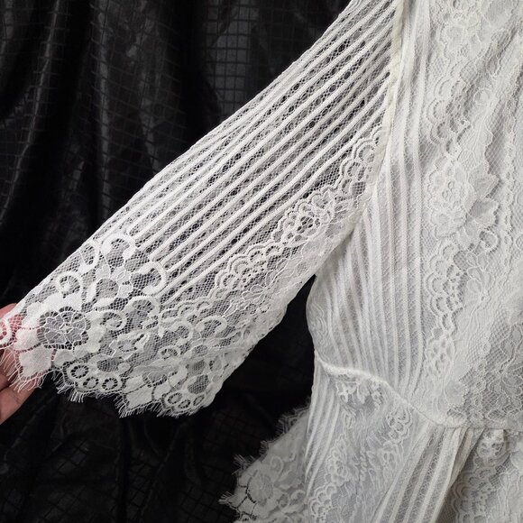 Suzanne Betro Lace Top - Picture 4 of 5